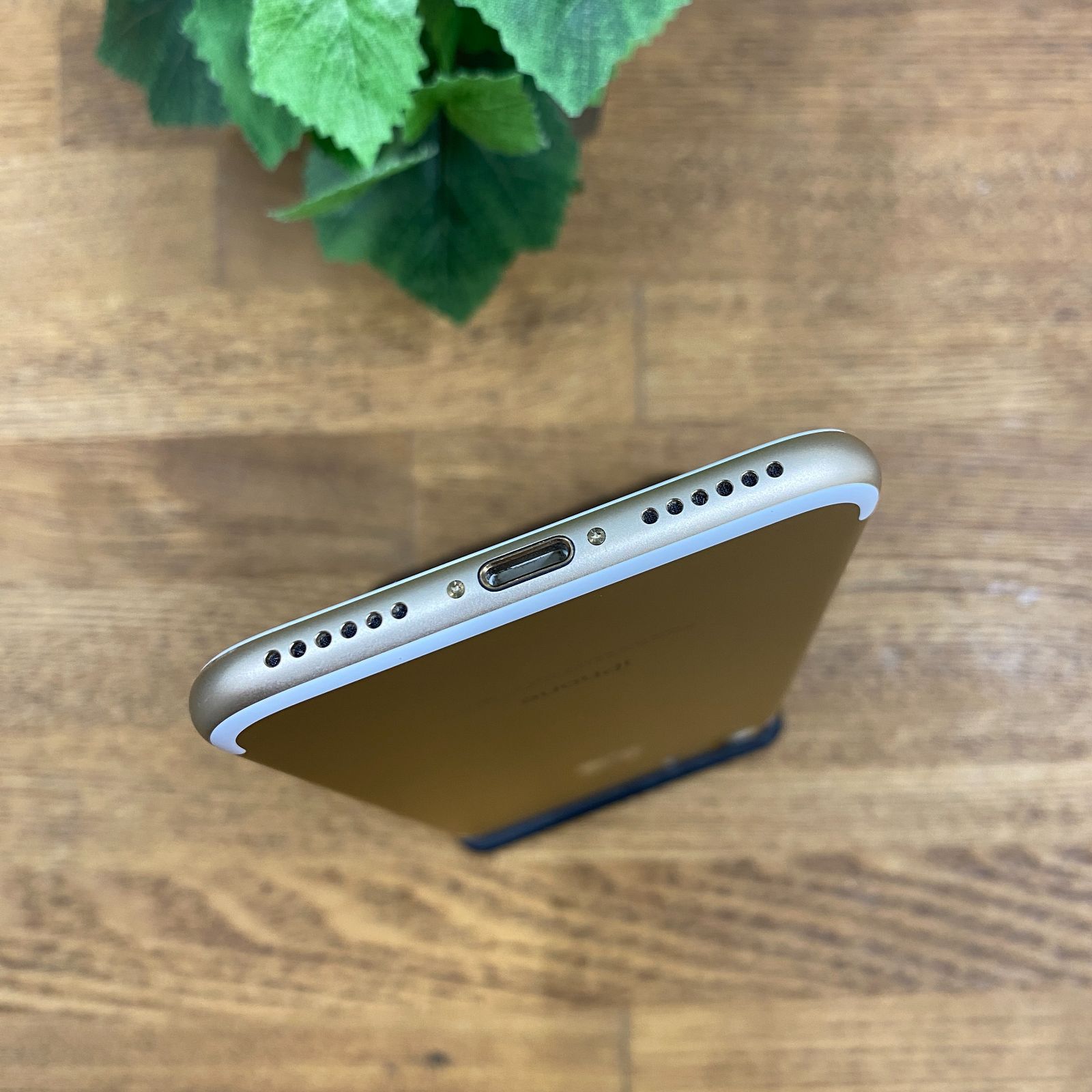 iPhone 7 32GB ゴールド SIMフリー docomo Aランク - メルカリ