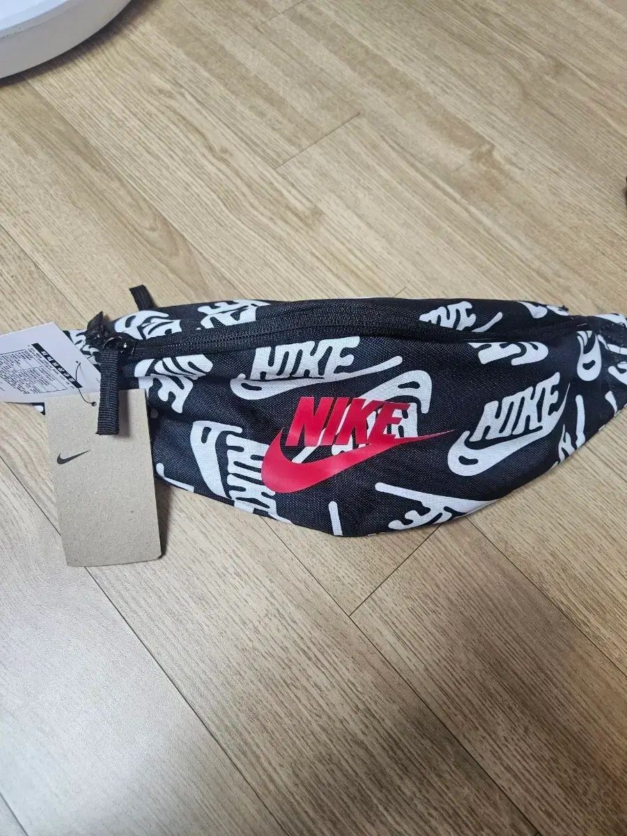 NIKE ナイキ ヒップバッグ 2個 (新品) ユニセックス 使用