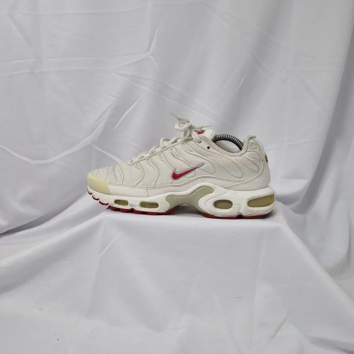 240 NIKE エア マックス PLUS 白 ジム レッド スニーカー