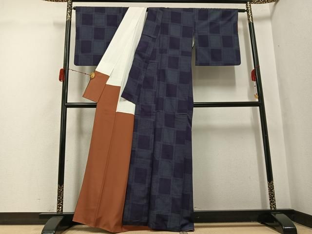 平和屋着物●結城紬 100亀甲 市松文 飯田ひろみ作 証紙付き 正絹 逸品 AABH3113ph 平和屋着物●結城紬 100亀甲 市松文 飯田ひろみ作 証紙付き 正絹 逸品 AABH3113ph