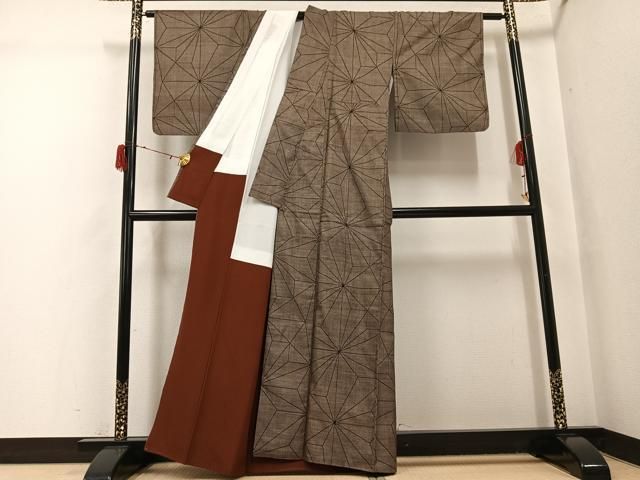 平和屋着物●本場大島紬　古代染色純泥染　カタス9マルキ　麻の葉文様　証紙付き　正絹　逸品　AABH3117ph