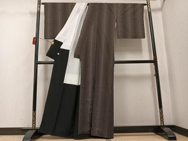 平和屋着物●本場大島紬 桝屋儀兵衛 古代染色純泥染 間道 華かすり 奄美織物謹製 証紙付き 正絹 逸品 AABH3132ph 平和屋着物●本場大島紬 桝屋儀兵衛 古代染色純泥染 間道 華かすり 奄美織物謹製 証紙付き 正絹 逸品 AABH3132ph