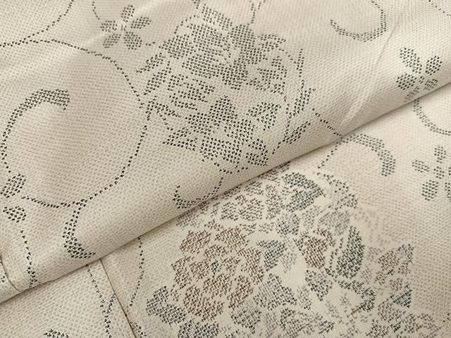 平和屋着物●本場大島紬 白大島 カタス9マルキ 花唐草文 正絹 逸品 AABH3134ph 平和屋着物●本場大島紬 白大島 カタス9マルキ 花唐草文 正絹 逸品 AABH3134ph
