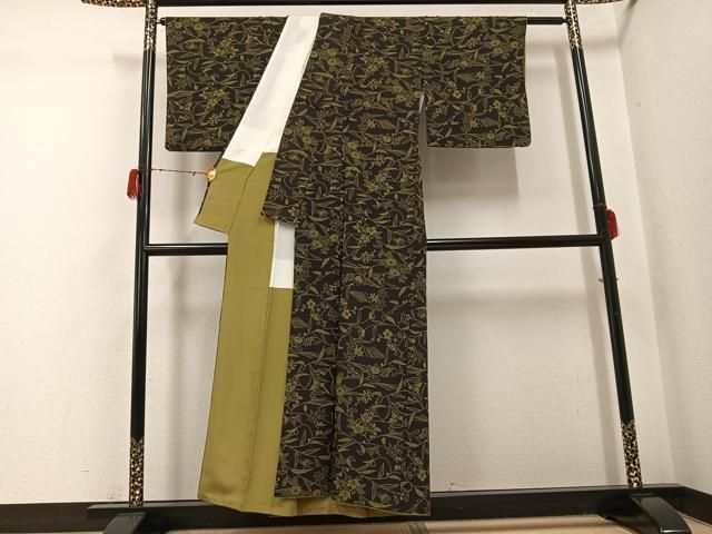 平和屋着物●上質な小紋　型染め　草花舞蝶文　黒緑色　正絹　逸品　AABH3135ph