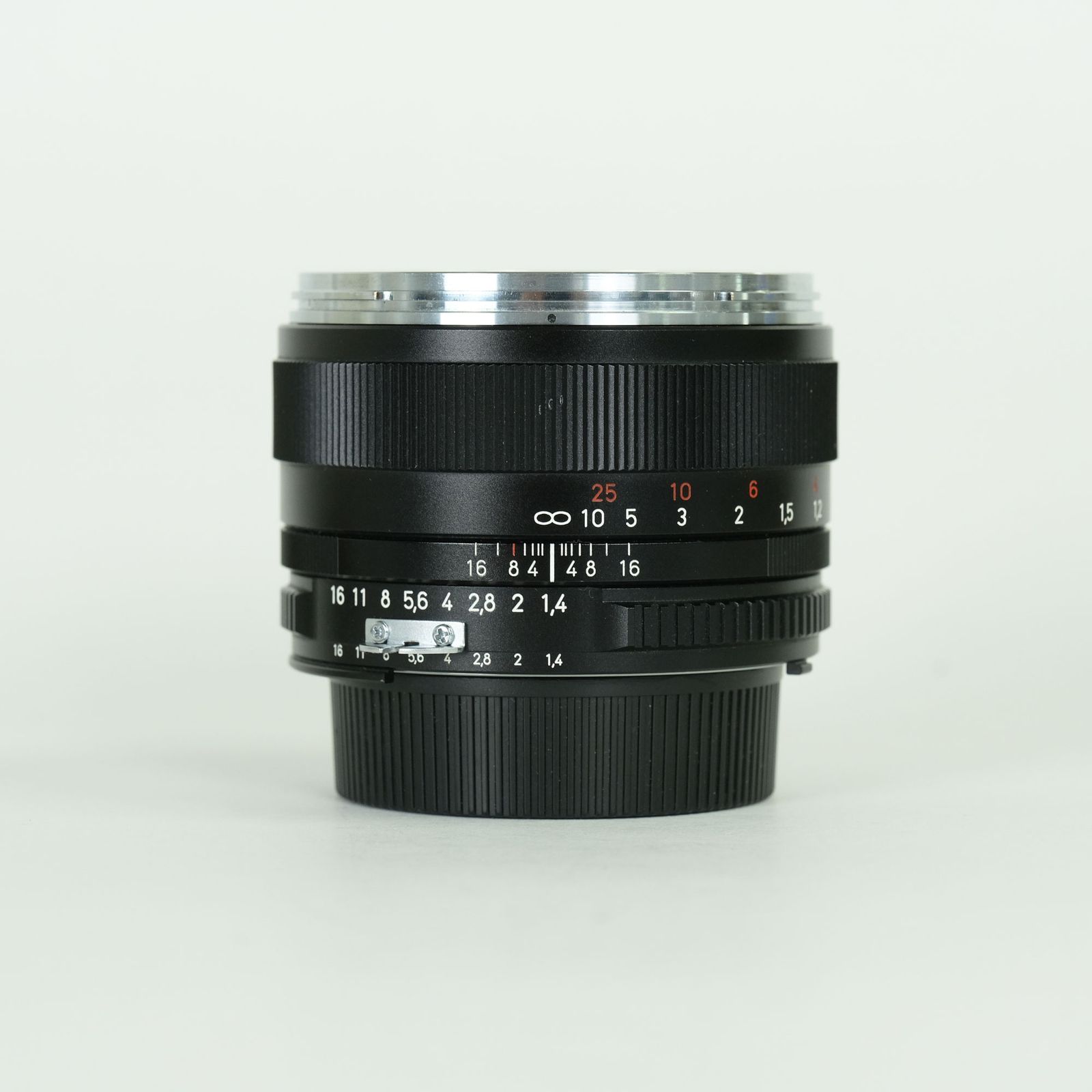 良品] Carl Zeiss Planar T* 50mm F1.4 ZF [ニコンF用] | Nikon F