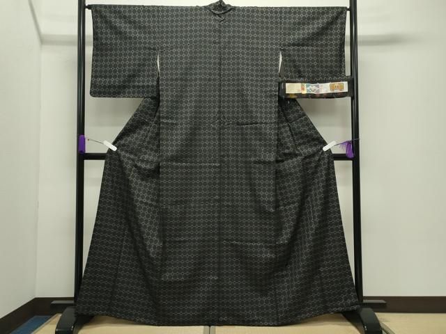 平和屋着物●本場大島紬　泥染め　幾何学文様　深田兼徳作　証紙付き　正絹　逸品　CABD8978gh