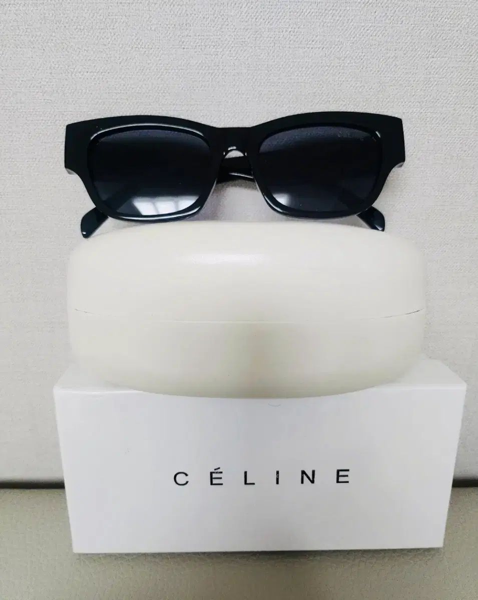 Celine セリーヌ ブラック サングラス