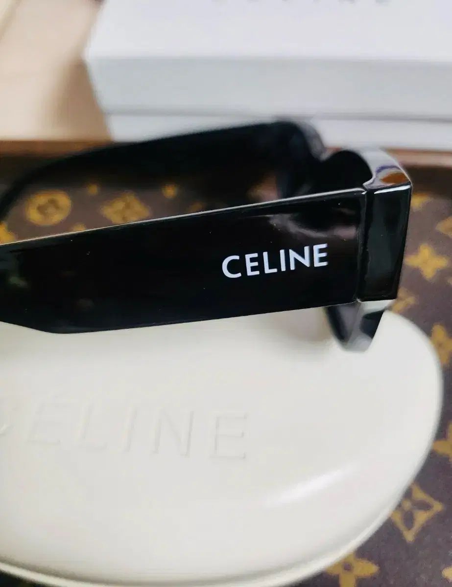 Celine セリーヌ ブラック サングラス