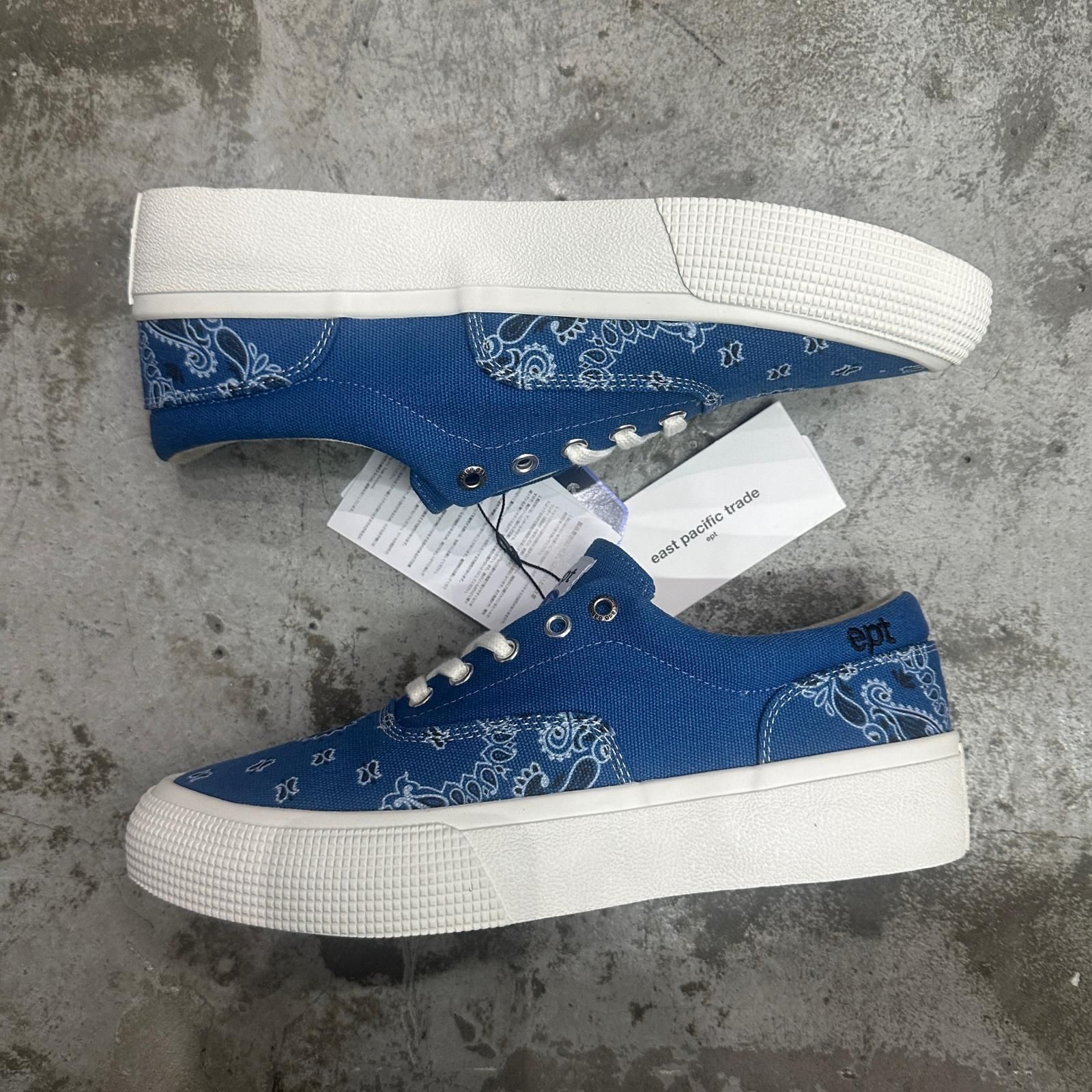 CHALLENGER × EAST PACIFIC TRADE BANDANA SNEAKERS バンダナ ローカットスニーカー チャレンジャー ブルー 27 27cm (15805M) CHALLENGER × EAST PACIFIC TRADE BANDANA SNEAKERS バンダナ ローカットスニーカー チャレンジャー ブルー 27 27cm (15805M)