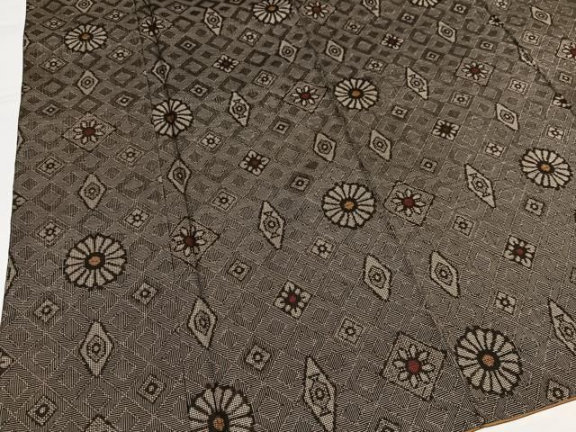 平和屋着物●本場大島紬 花菱文 正絹 逸品 AABH3841ph 平和屋着物●本場大島紬 花菱文 正絹 逸品 AABH3841ph