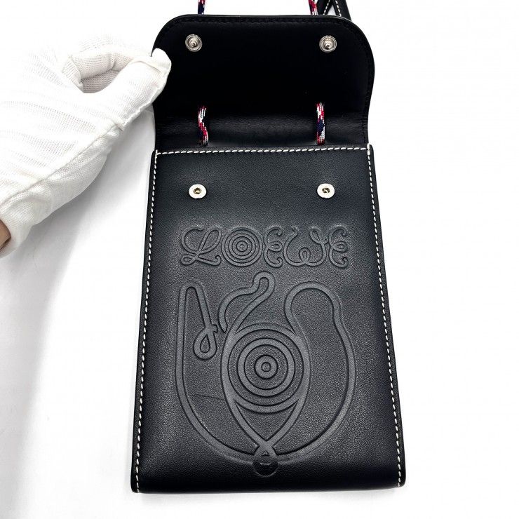 LOEWE（ロエベ）アナグラム エンボス ネックポーチ ショルダーバッグ スマホポーチ ブラック レザー ロープストラップ メンズ レディース【中古】