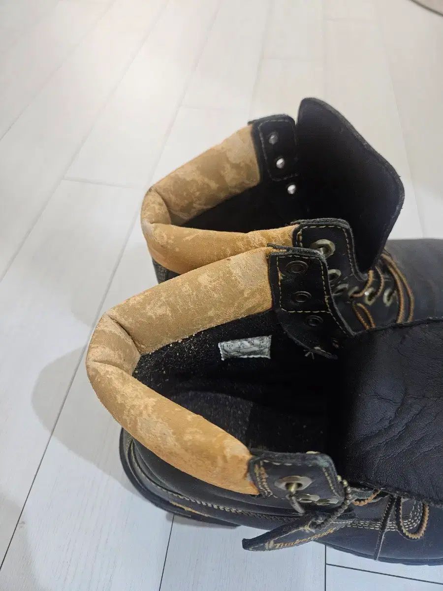Timberland 6インチ スティッチ ブラック Timberland 6インチ スティッチ ブラック