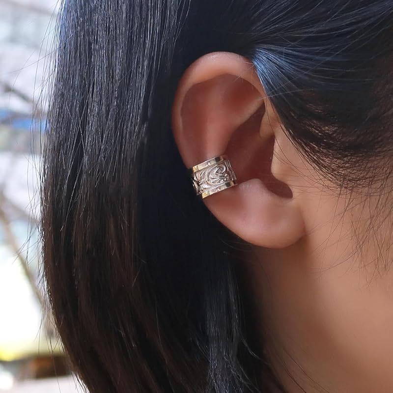 [新宿銀の蔵] アラベスク ブラック イヤーカフ シルバー925 片耳用 1P メンズ レリーフ 幅広 唐草 植物 ノンホールピアス イヤークリップ アンティーク調
