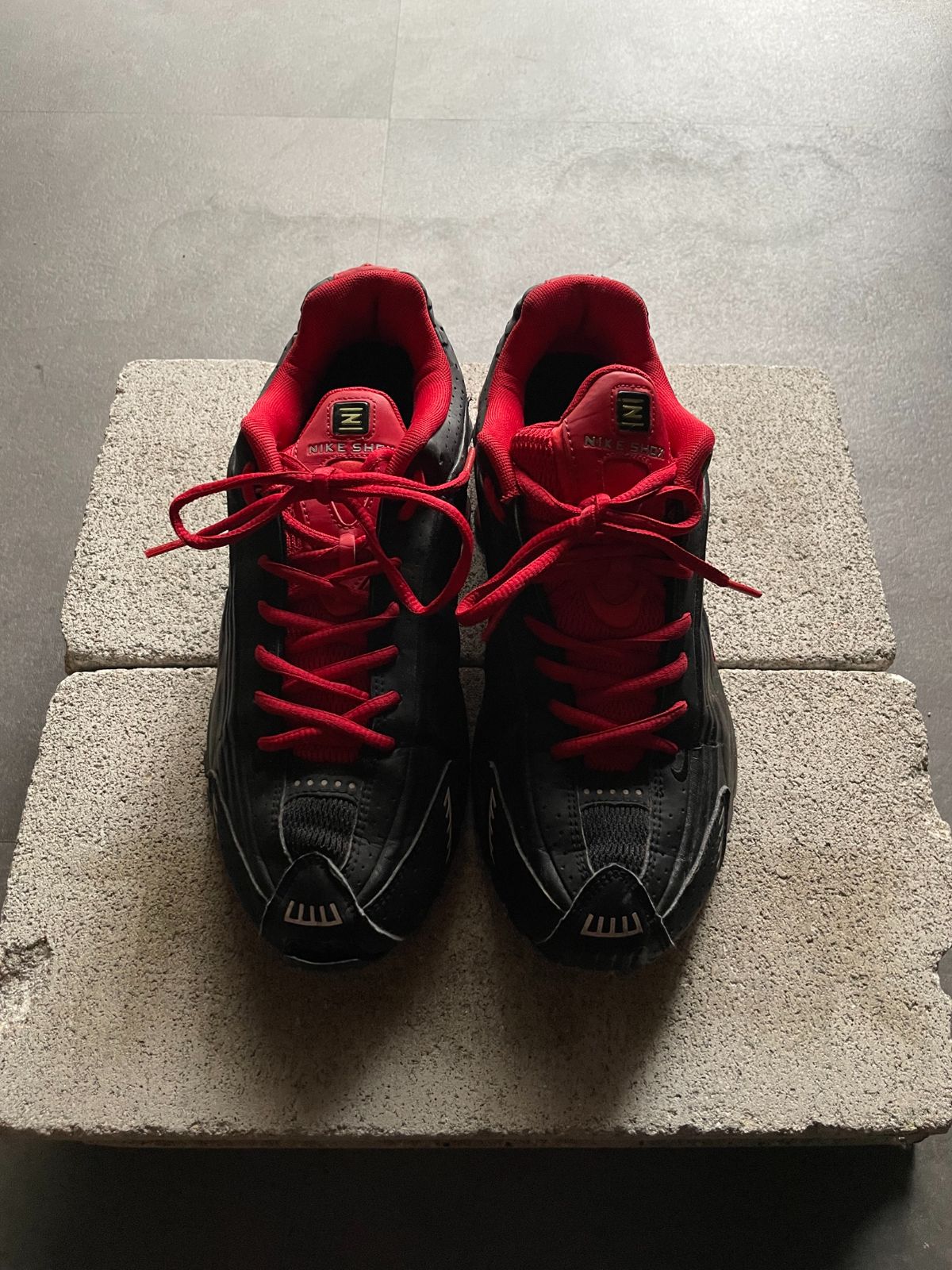 NIKE SHOX ナイキ ショックス スニーカー ブラック レッド 27cm US9 