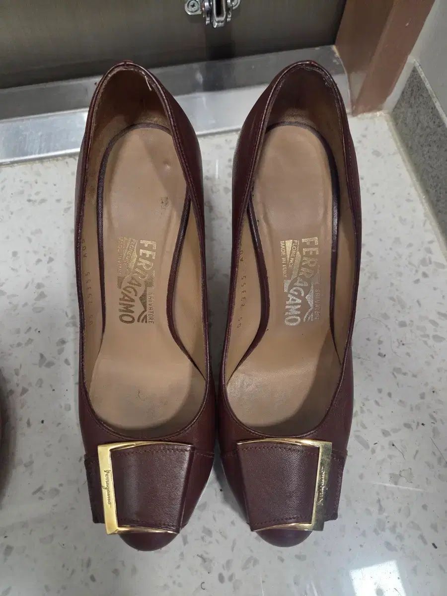 FERRAGAMO フェラガモ ブラウン レディース パンプスヒール