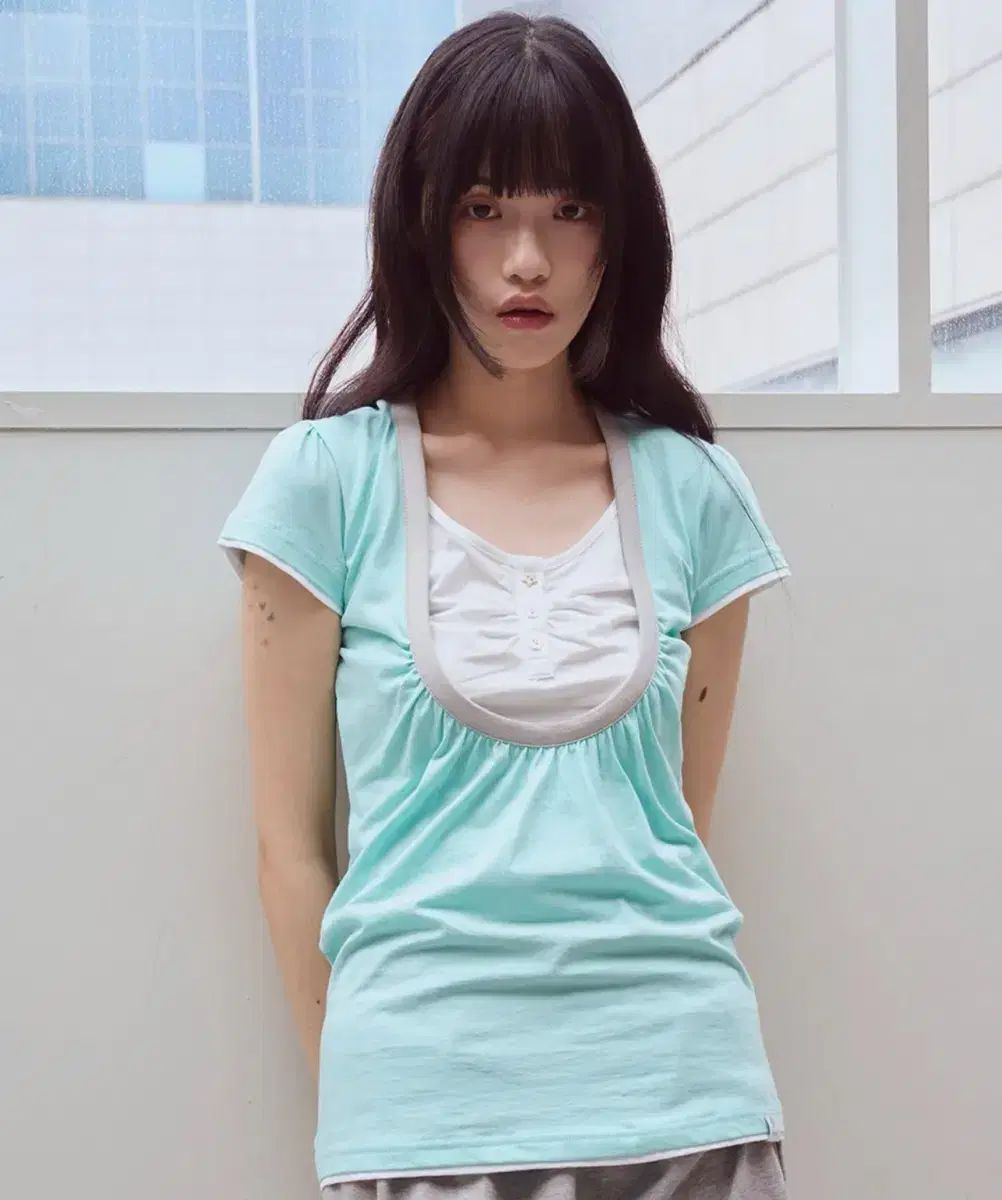 新品 オフィシャル シャーリング Uネック Tシャツ ミント