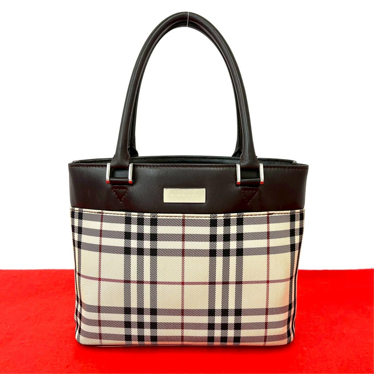 極 美品 BURBERRY バーバリー ノバチェック 柄 ロゴ 金具 レザー 本革 