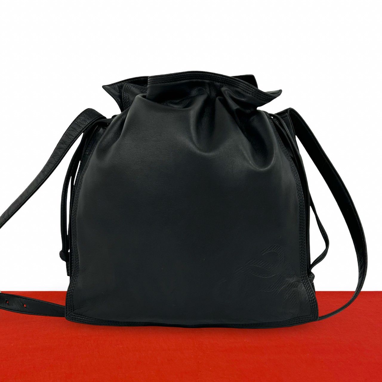 極 美品 希少品 LOEWE ロエベ ヴィンテージ アナグラム ロゴ ナッパ レザー 本革 巾着 ミニ ショルダーバッグ ブラック 黒 86059