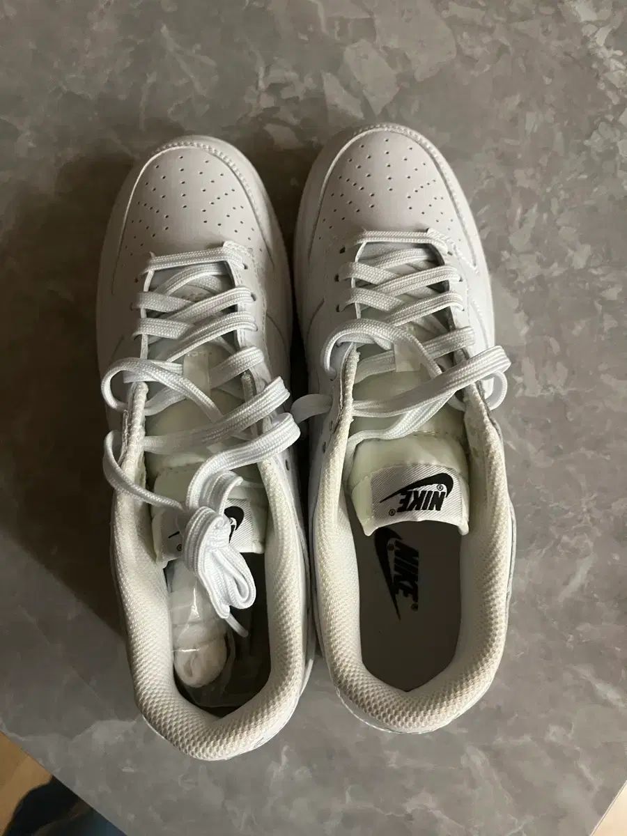 ナイキ エアフォース 新品