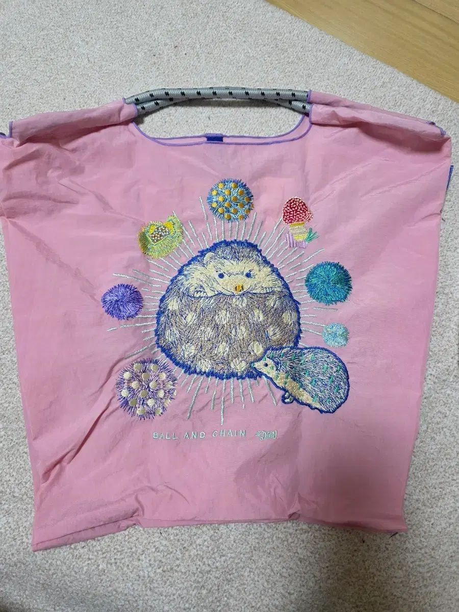 ボールアンドチェーン ピンク色 刺繍 エコバッグ