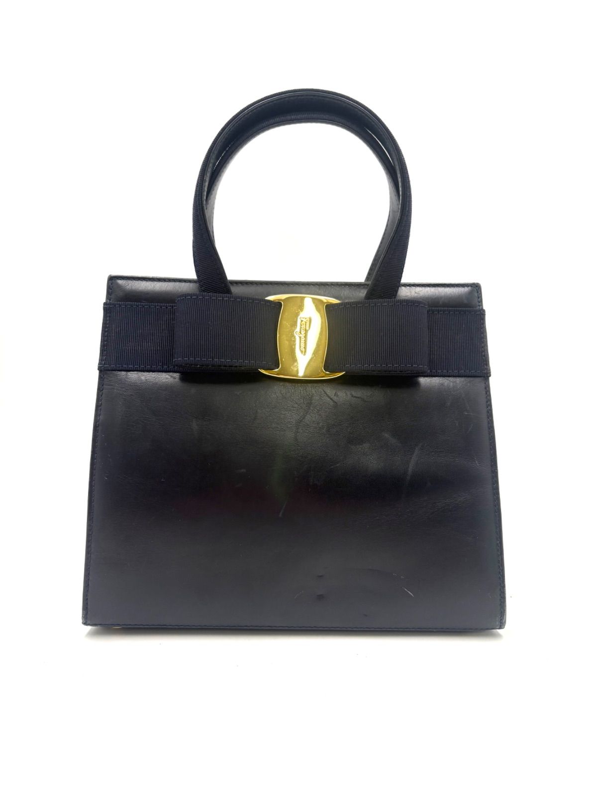 Salvatore Ferragamo サルヴァトーレ　フェラガモ　ネイビー　ヴァラリボン　ゴールド金具 ハンドバッグ 10,650円