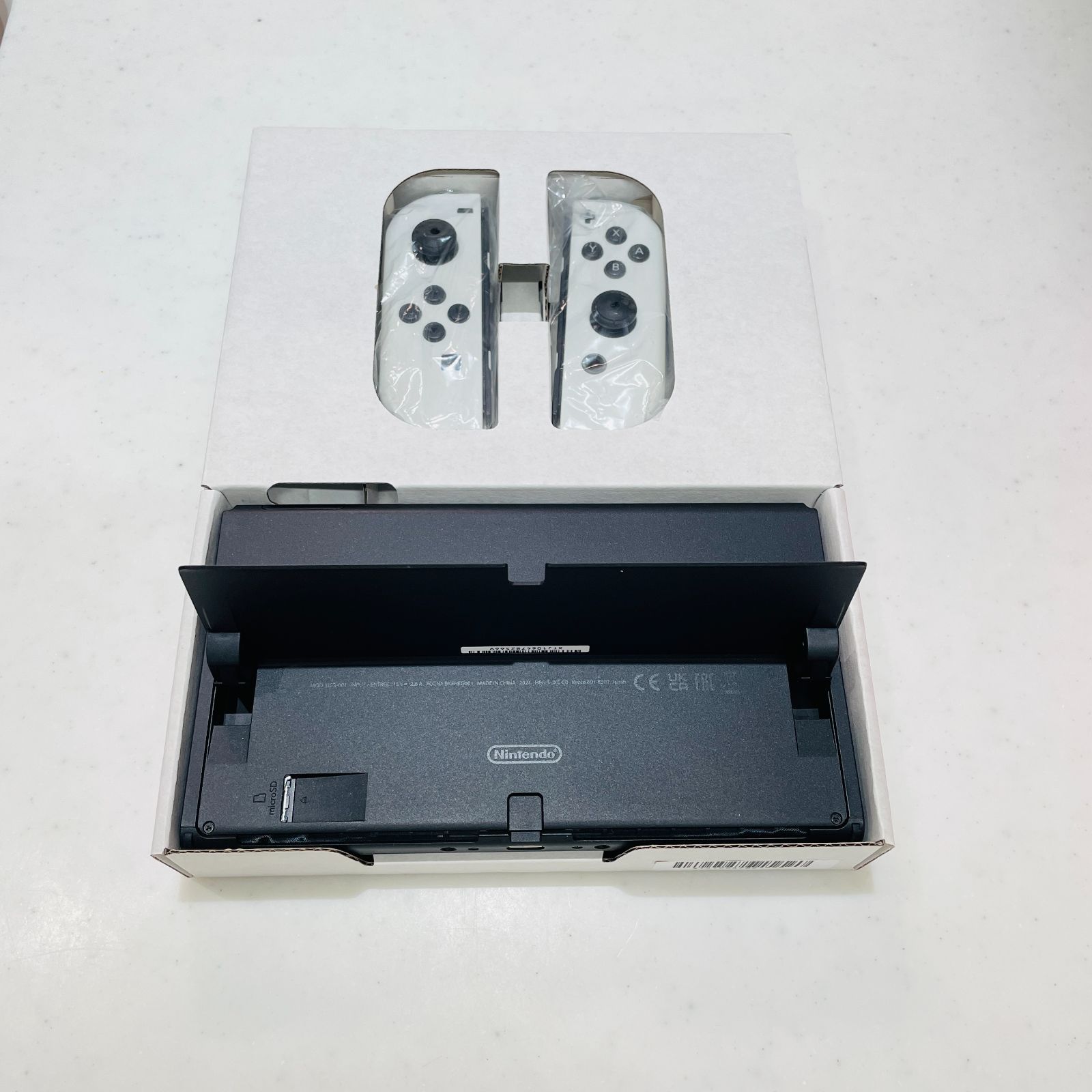 [2021年モデル]Nintendo Switch ➕付属品セット Nintendo Switch 有機ELモデル ホワイト 付属品 完備 任天堂 スイッチ