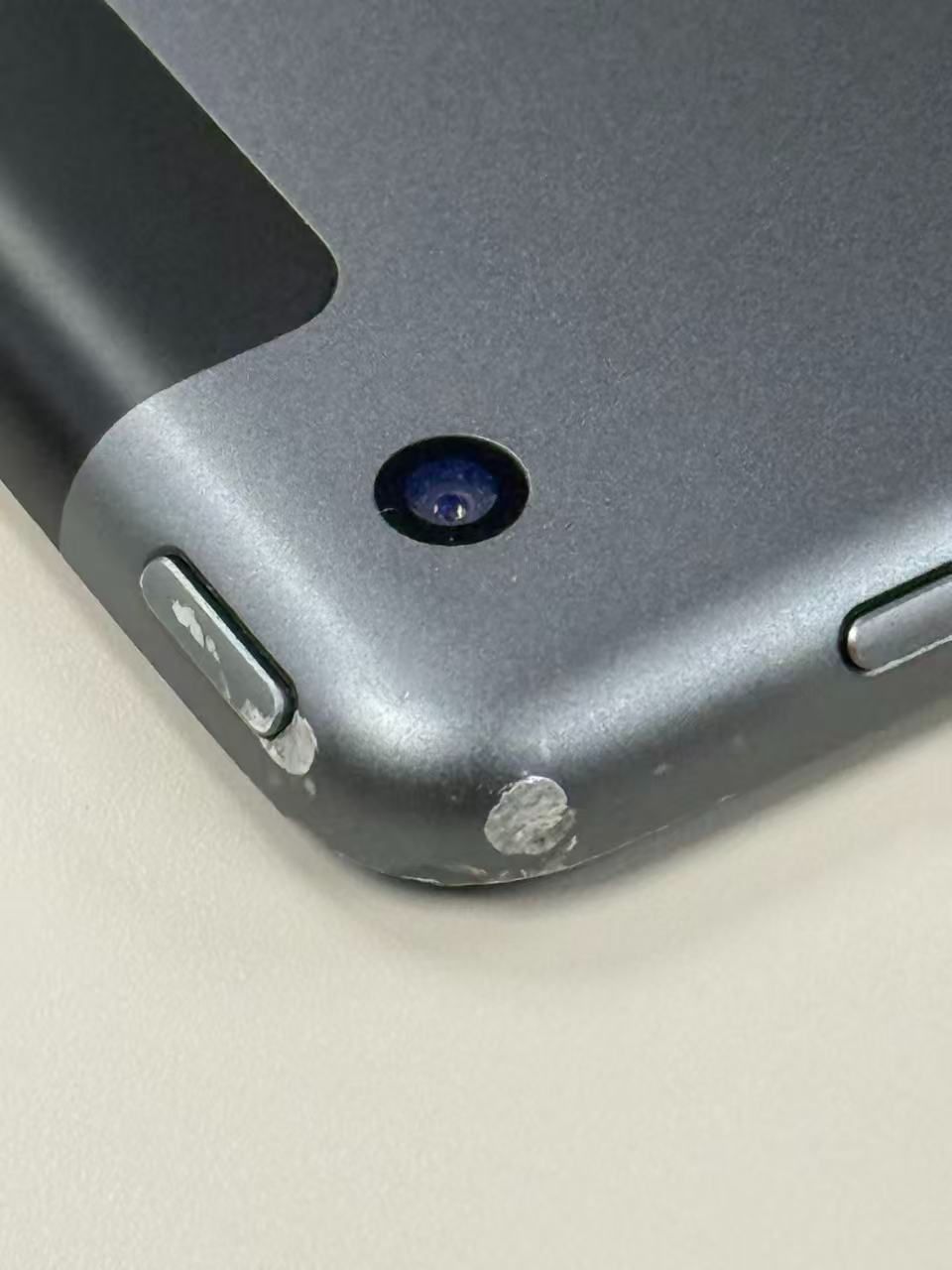 iPad 第8世代 32GB スペースグレイ Wi-Fi+Cellular 訳あり - メルカリ