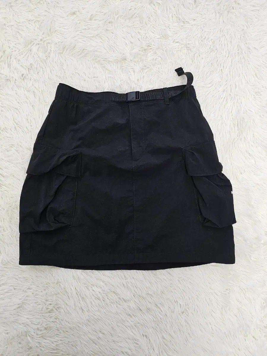 THE NORTH FACE ザノースフェイス ブラック カーゴ ミニスカート