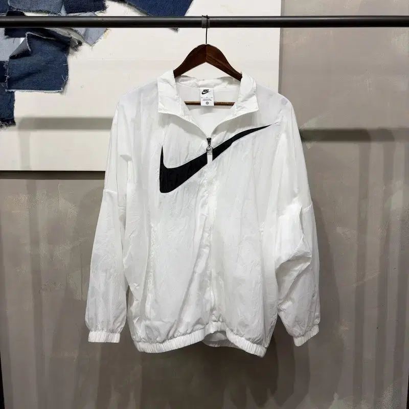 (100) NIKE レディース スポーツ カジュアル ビックスウォッシュ ウィンドブレーカー ジャケット