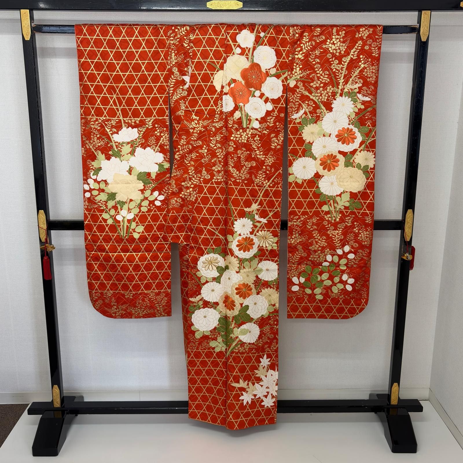 振袖 刺繍の美しい花 金彩 正絹 MK-8283 - メルカリ