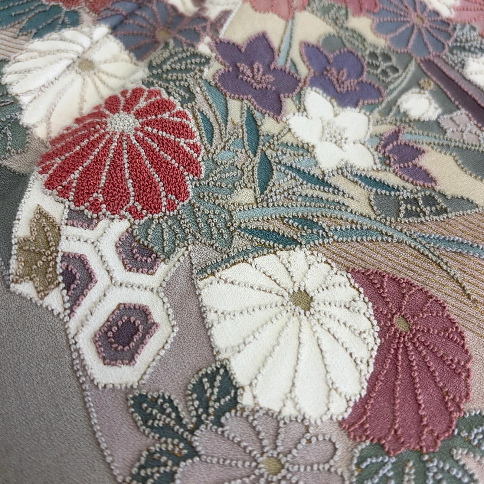 付下げ 裄66 相良刺繍 中国刺繍 美しい草花 暈し 紋なし 正絹 MK-8375
