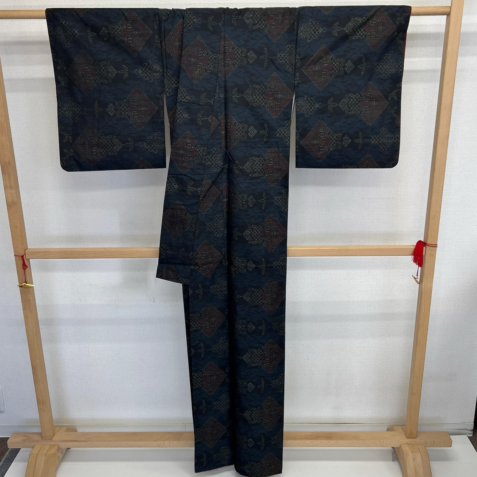 本場大島紬 藍泥 横双 上品な絣柄 正絹 MK-8393 - メルカリ