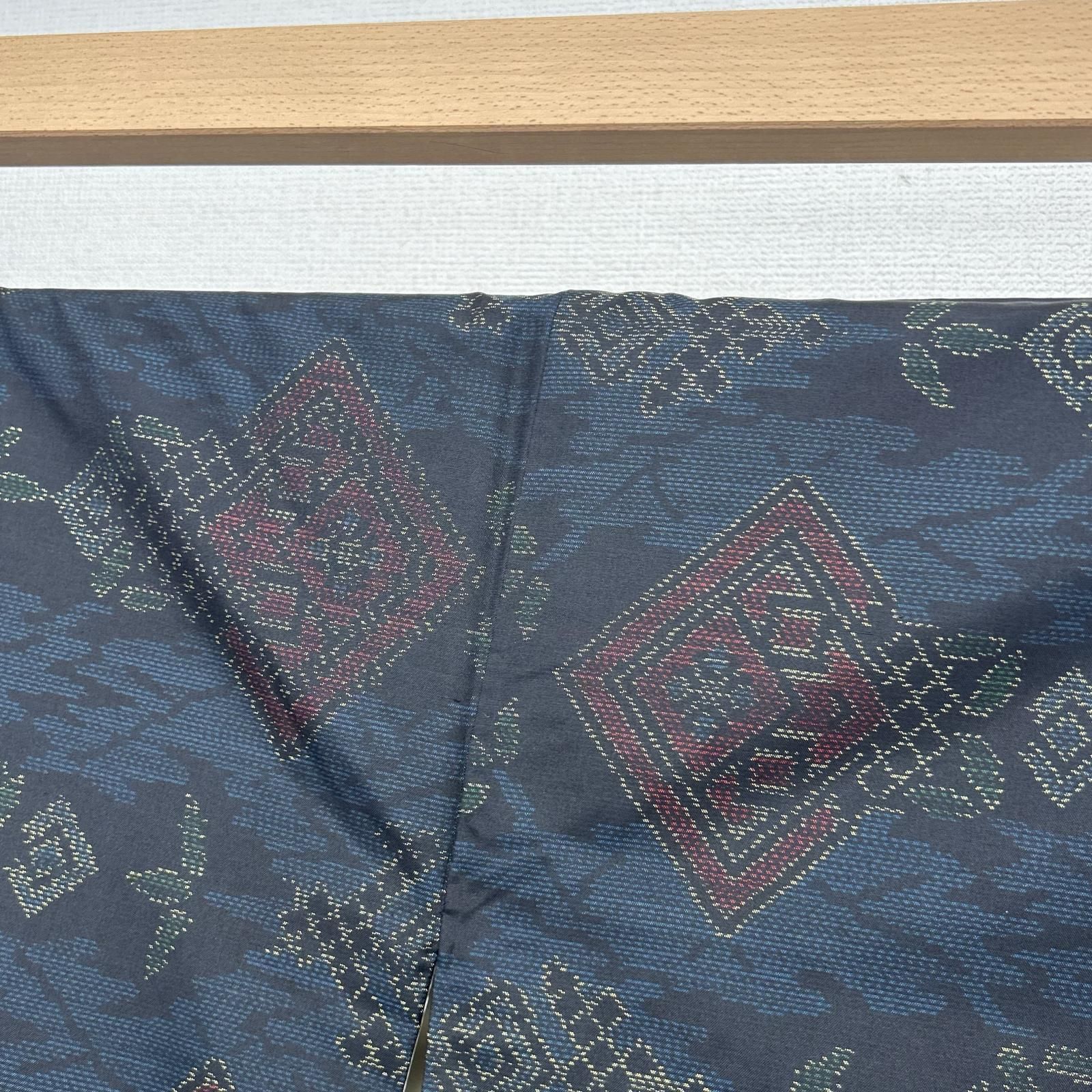 本場大島紬 藍泥 横双 上品な絣柄 正絹 MK-8393 - メルカリ