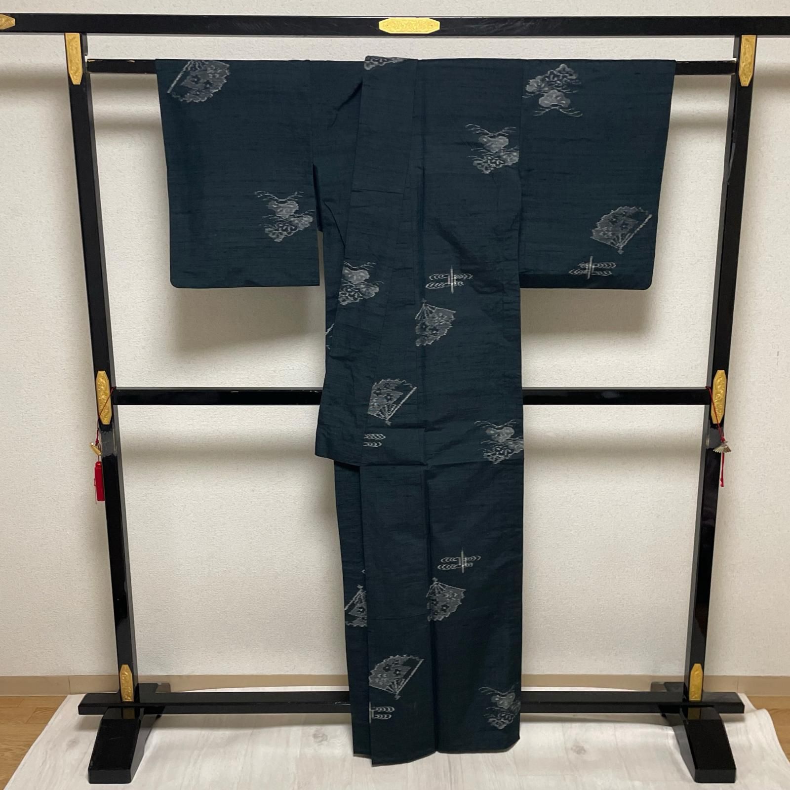 紬 単衣仕立て 飛び柄 扇 細かな絣 着物 正絹 X-2241 - メルカリ