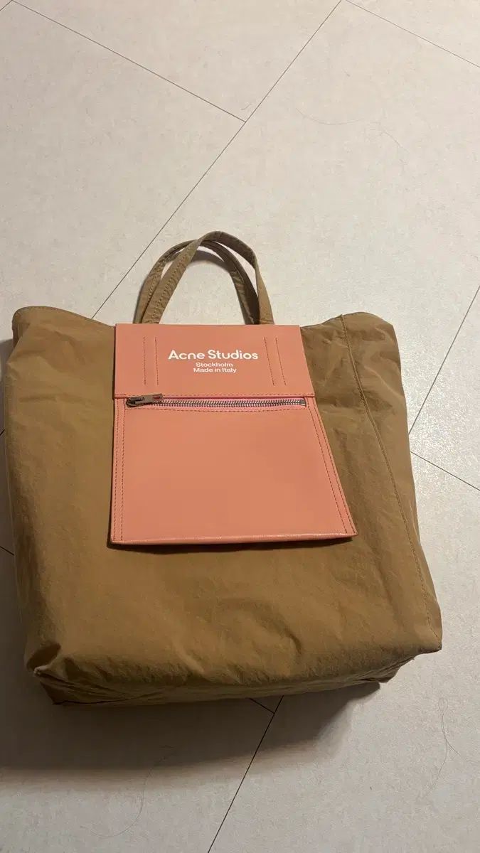 Acne Studios ベイカーバッグ ミディアム