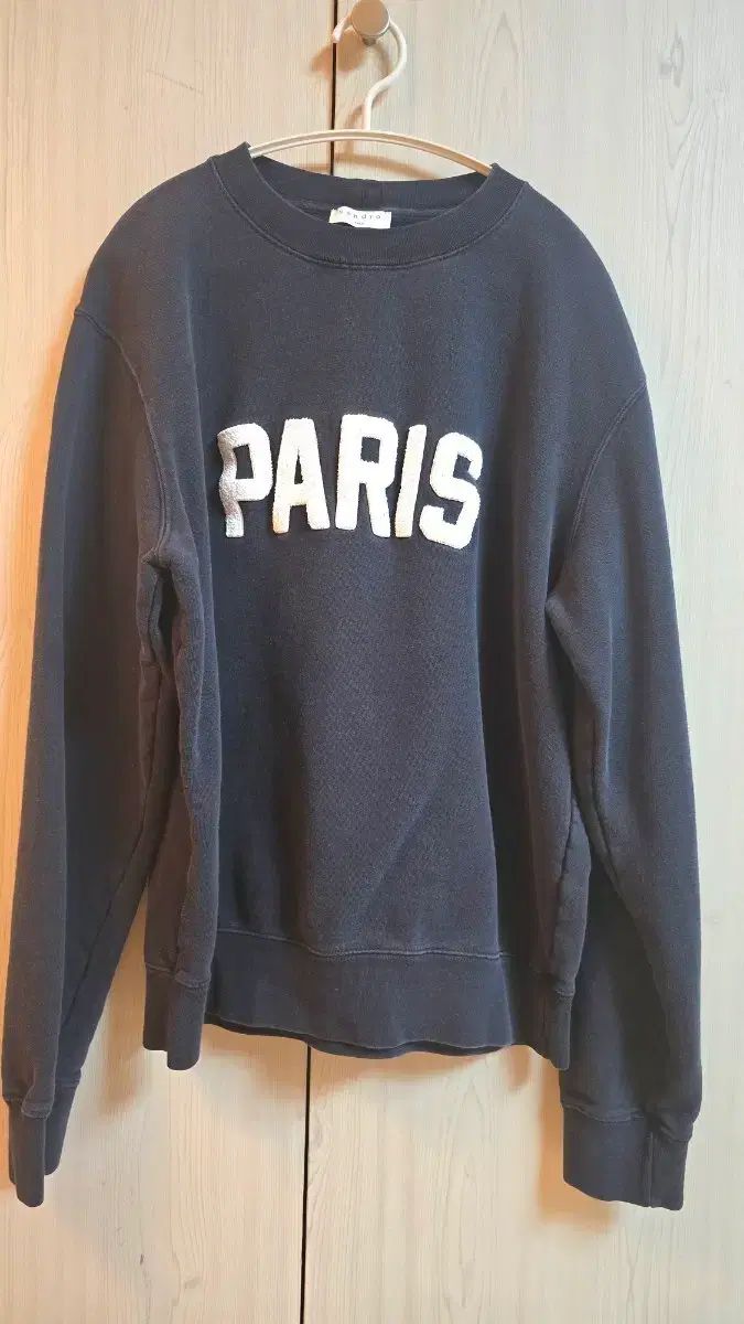 サンドロ PARIS ブラック スウェットTシャツ