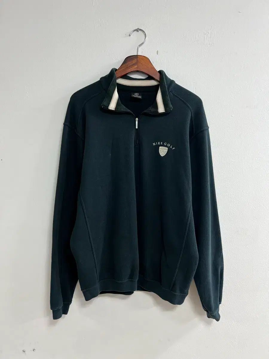ナイキ ゴルフ ブラック ハーフネック スウェットシャツ 4,055円