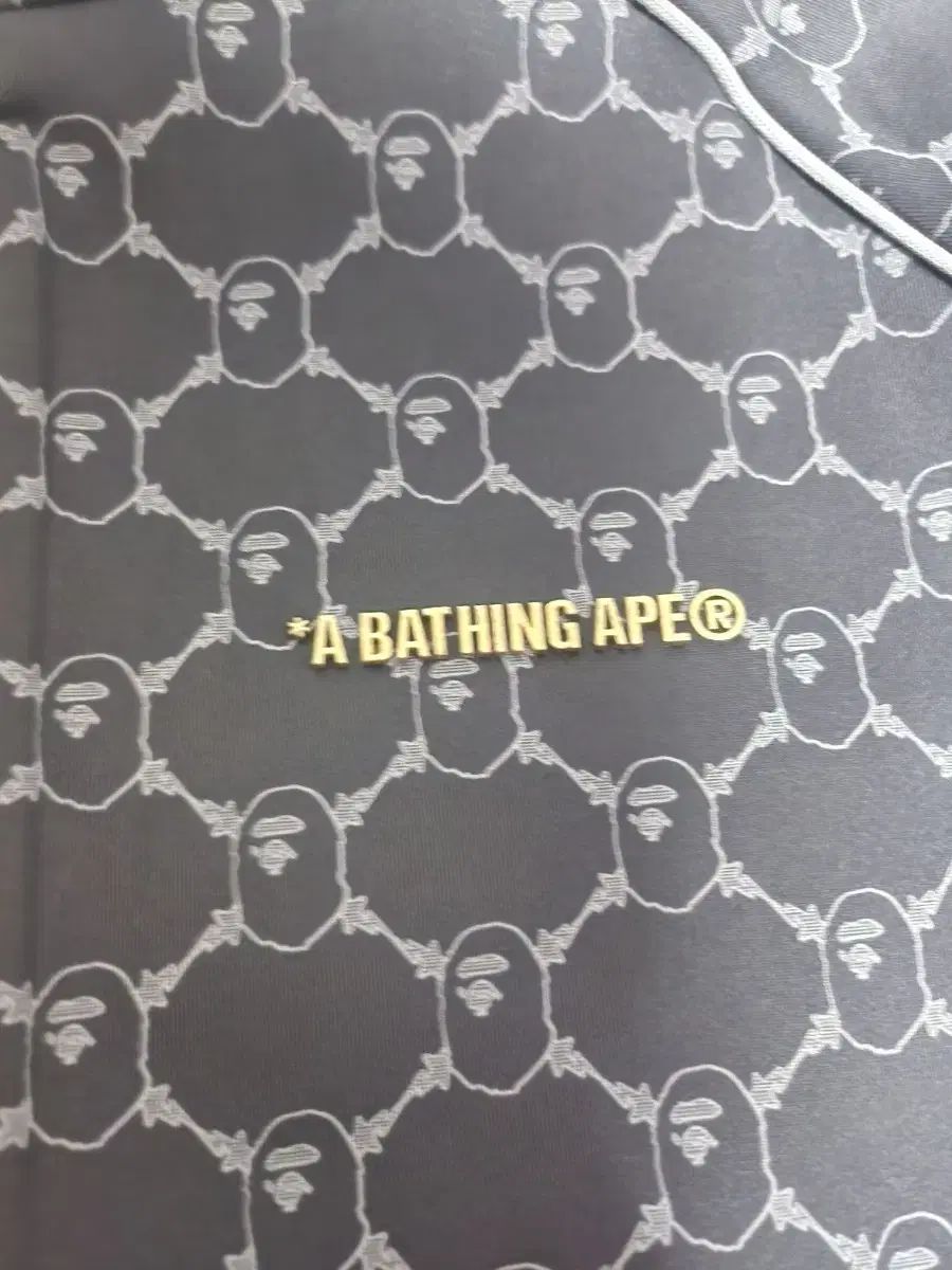 A BATHING APE モノグラム トラックジャケット A BATHING APE モノグラム トラックジャケット