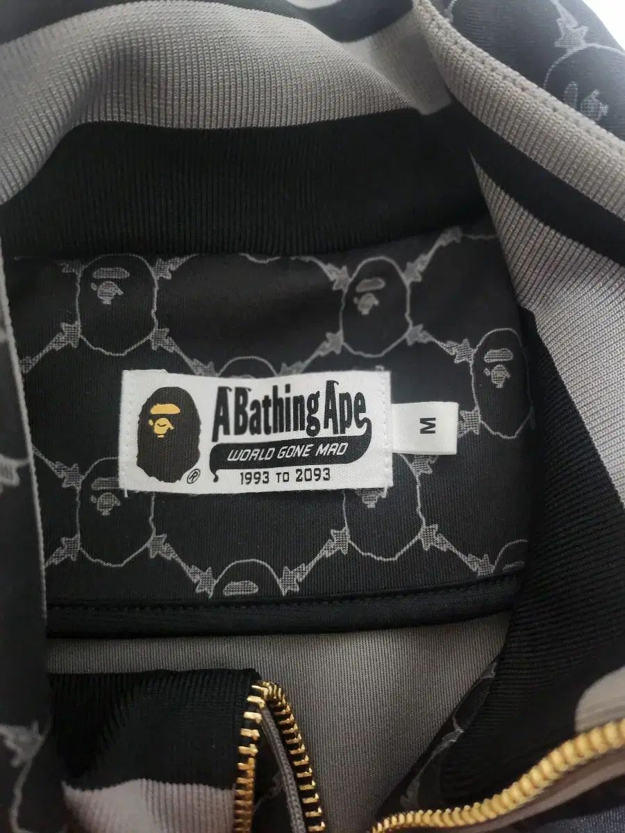 A BATHING APE モノグラム トラックジャケット A BATHING APE モノグラム トラックジャケット