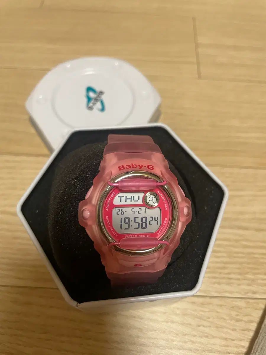 新品 カシオ ベイビーG ピンク