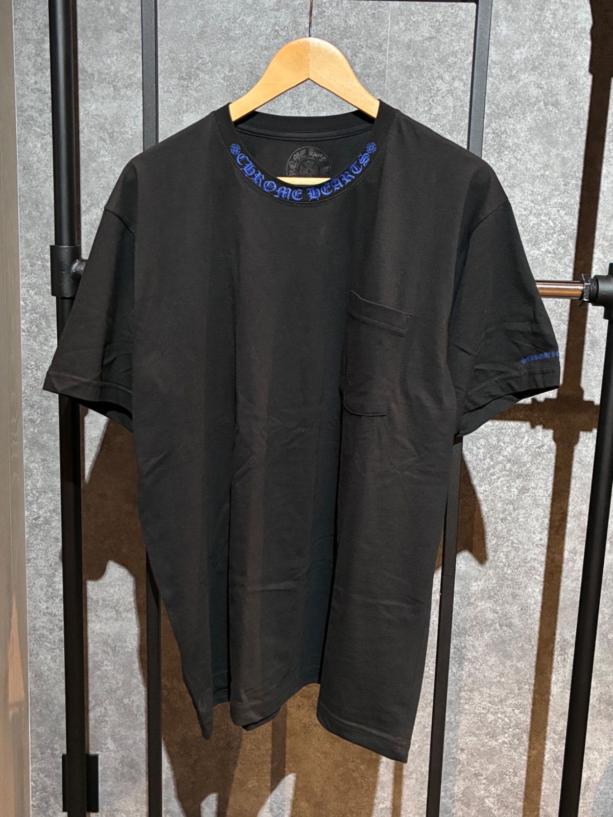 クロムハーツ　Tシャツ　ネックロゴ　ブラック×ブルー　XLサイズ　S品