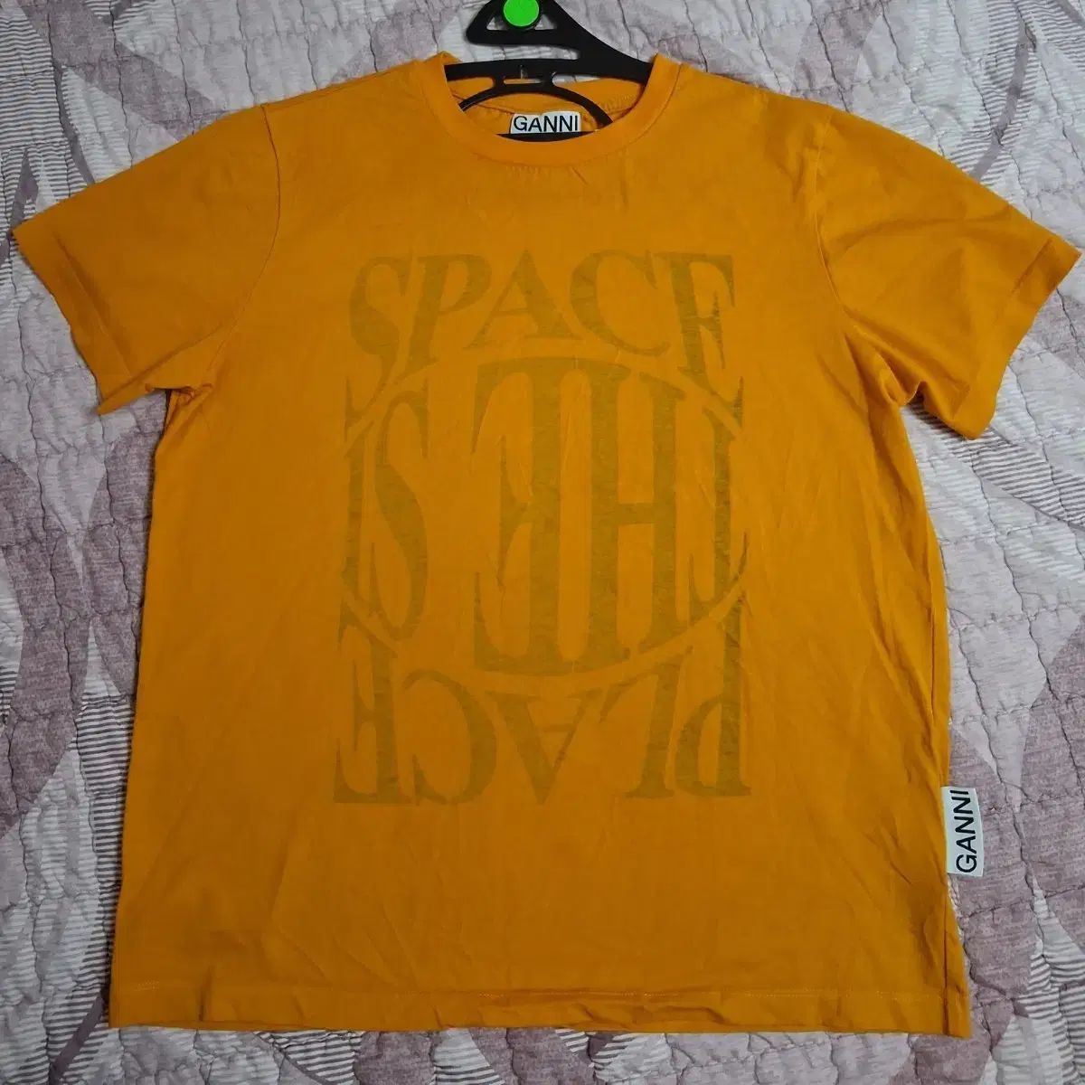 GANNI ガニー半袖Tシャツ スペースグラフィック Tシャツ S55