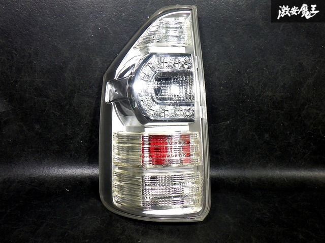 ☆即納☆ トヨタ 純正 ZRR70 ZRR75 70系 ヴォクシー LED テールライト テールランプ 左 助手席 ICHIKOH 28-220