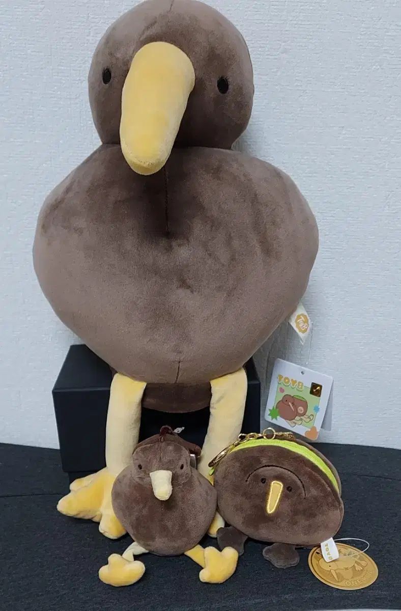 キウイ鳥 ぬいぐるみ & キーホルダー & パユチ財布 4,813円
