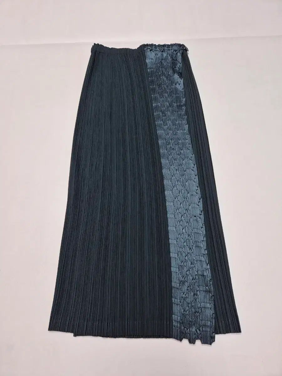 ISSEY MIYAKE イッセイミヤケ フェデ Rab(ラブ) スカート 13,584円
