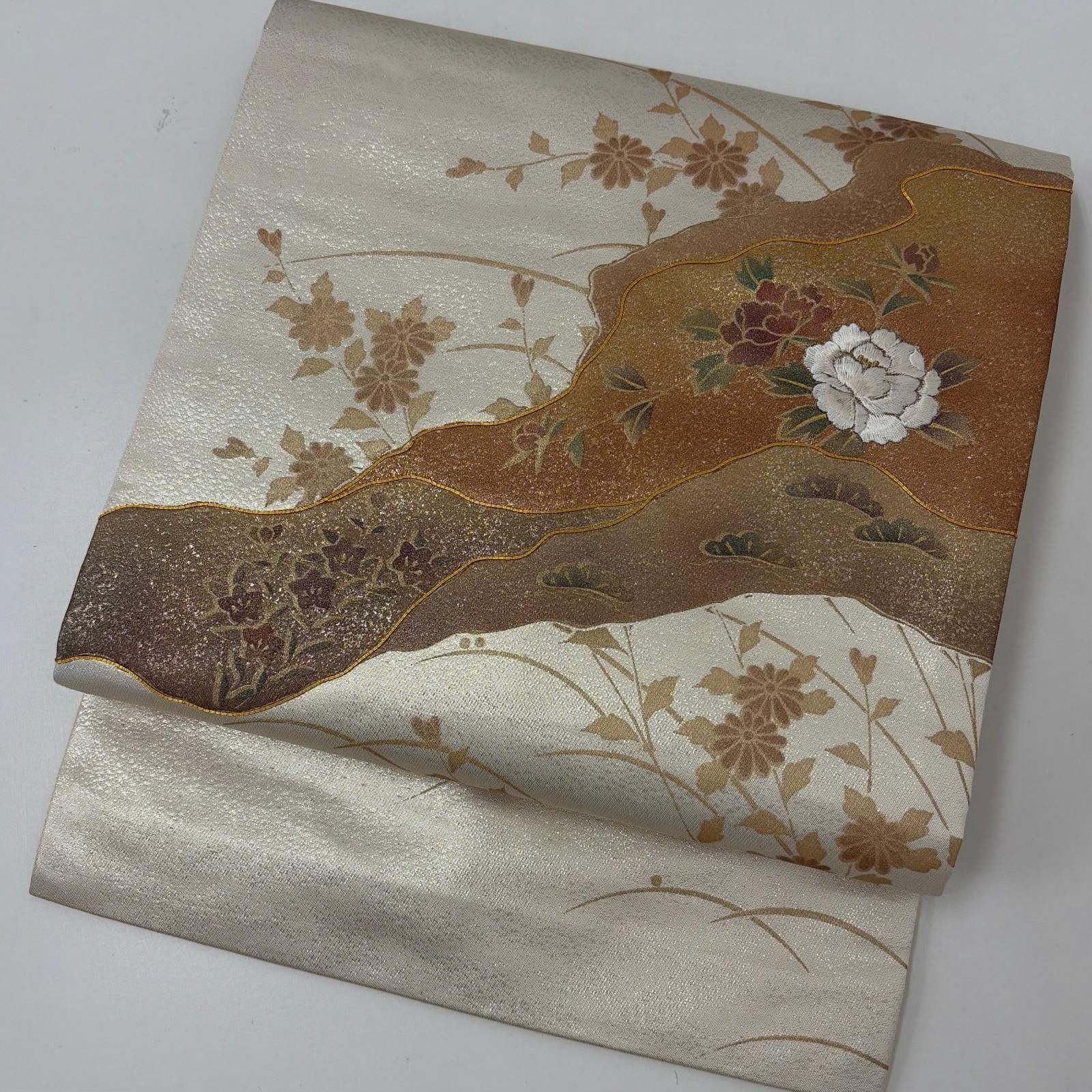 名古屋帯 刺繍の花 金駒刺繍 上品な加工 九寸 正絹 MA-7322