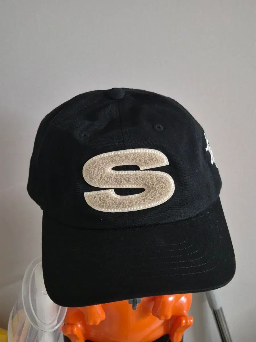 STUSSY シャニル S ロー プロ キャップ シャドウ