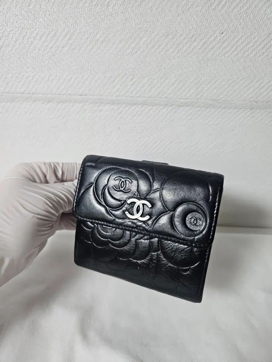 15番台 CHANEL 正規品 カメリア 二つ折り財布