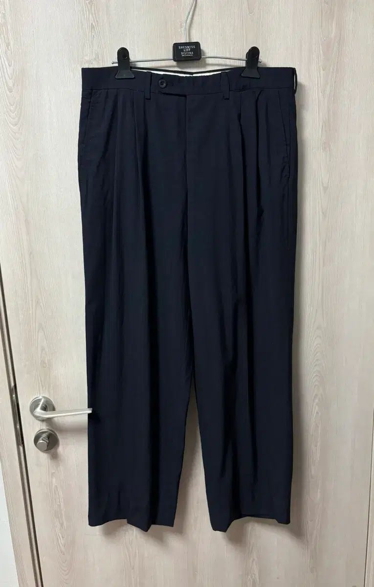 エルメス 正規品 夏 パンツ