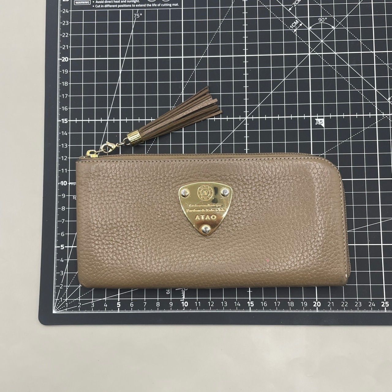 良品 ATAO アタオ 長財布 L字ファスナー ゴールド金具 リモ ケリー